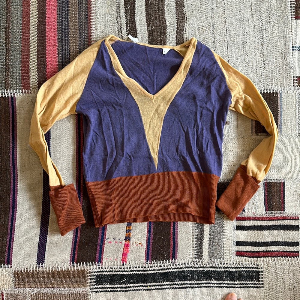 vintage light v-neck sweater